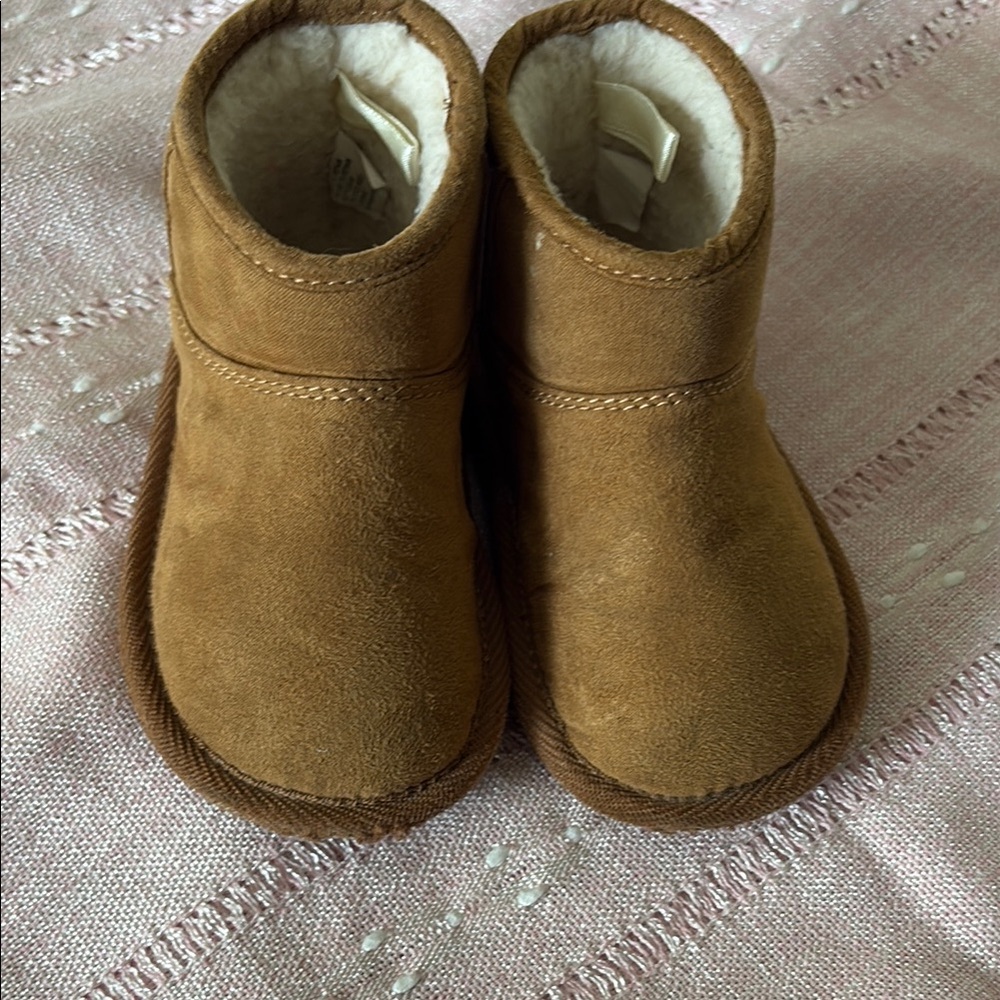 GAP Tan Suede Slippers